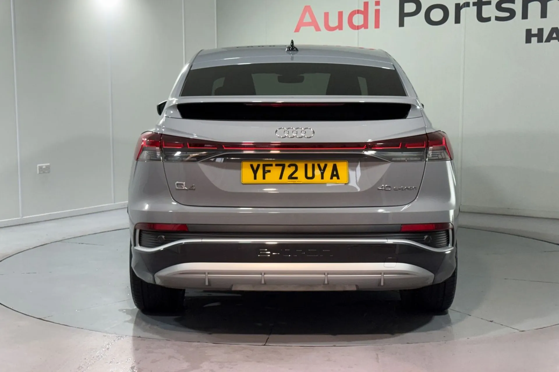 Audi Q4 thumbnail image number 9