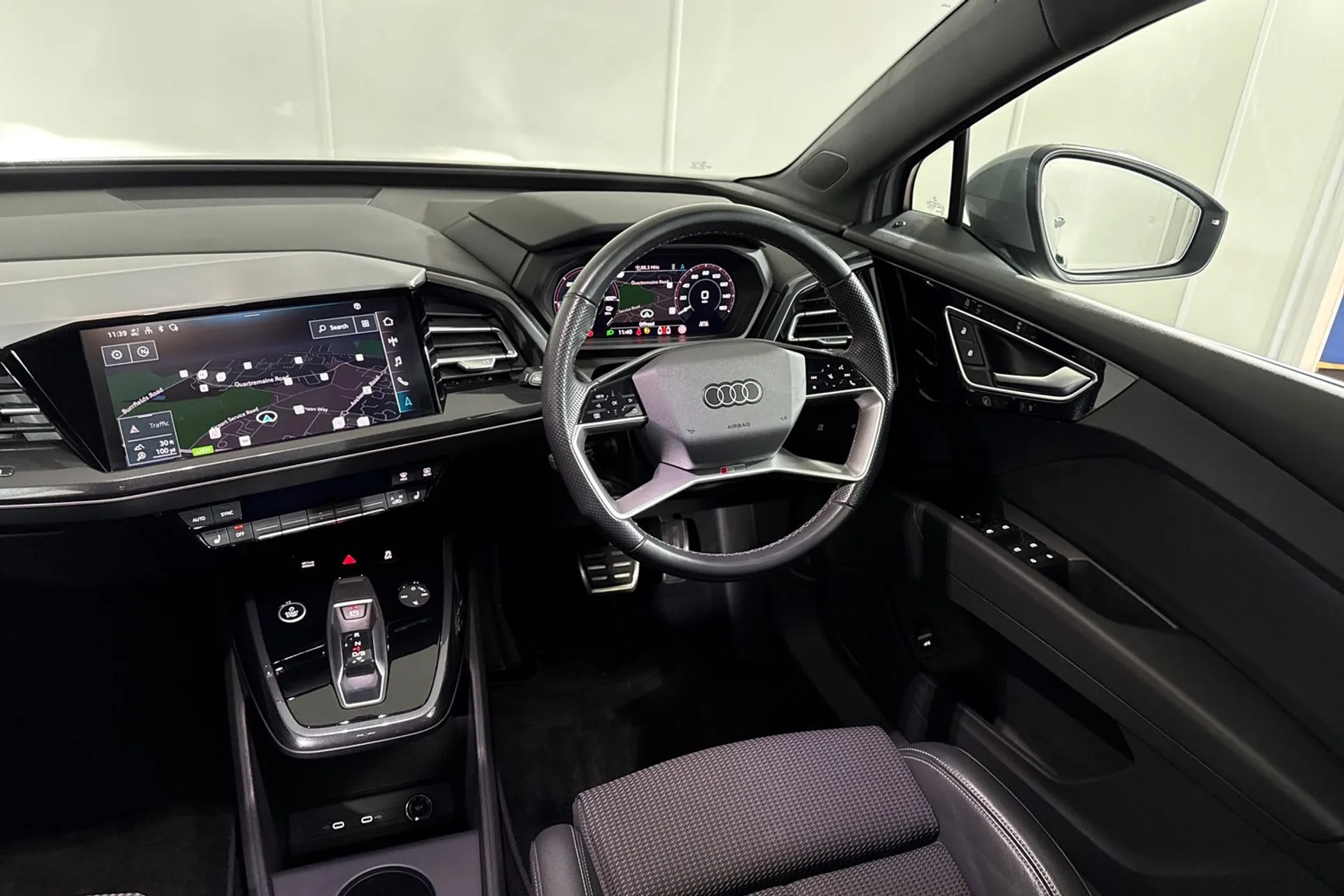 Audi Q4 thumbnail image number 42