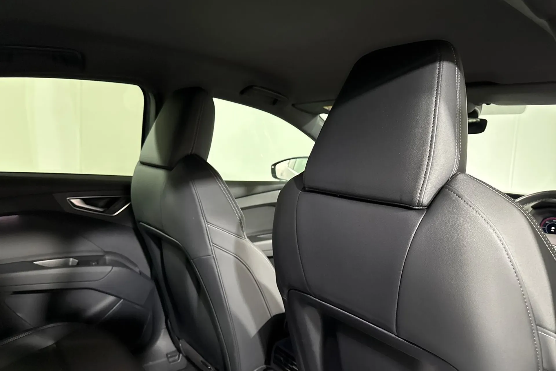 Audi Q4 thumbnail image number 25