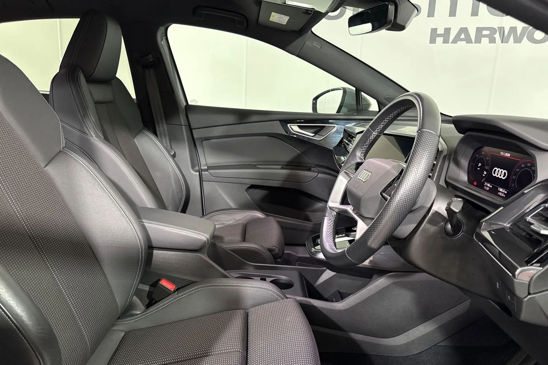 Audi Q4 thumbnail image number 28