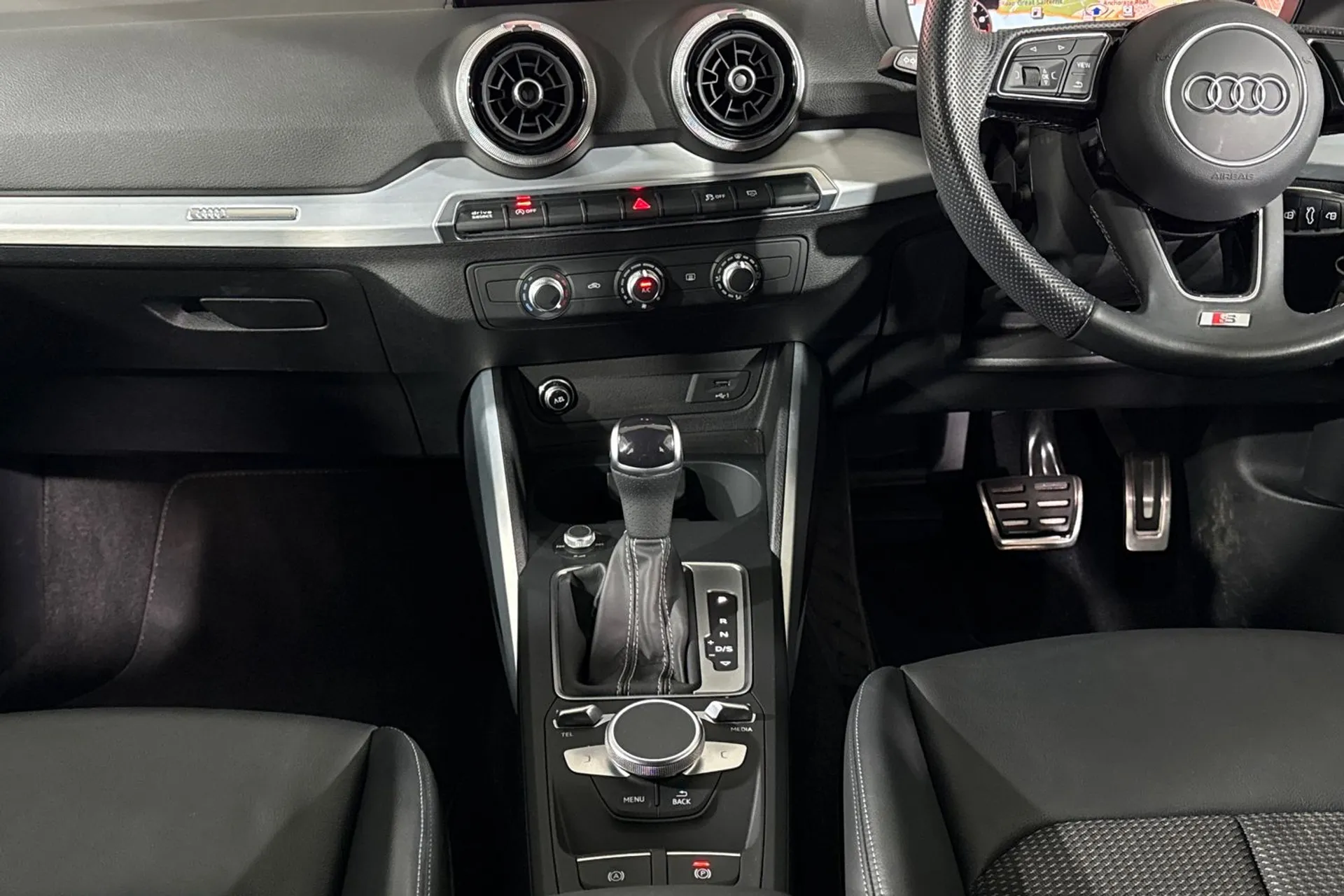 Audi Q2 thumbnail image number 42