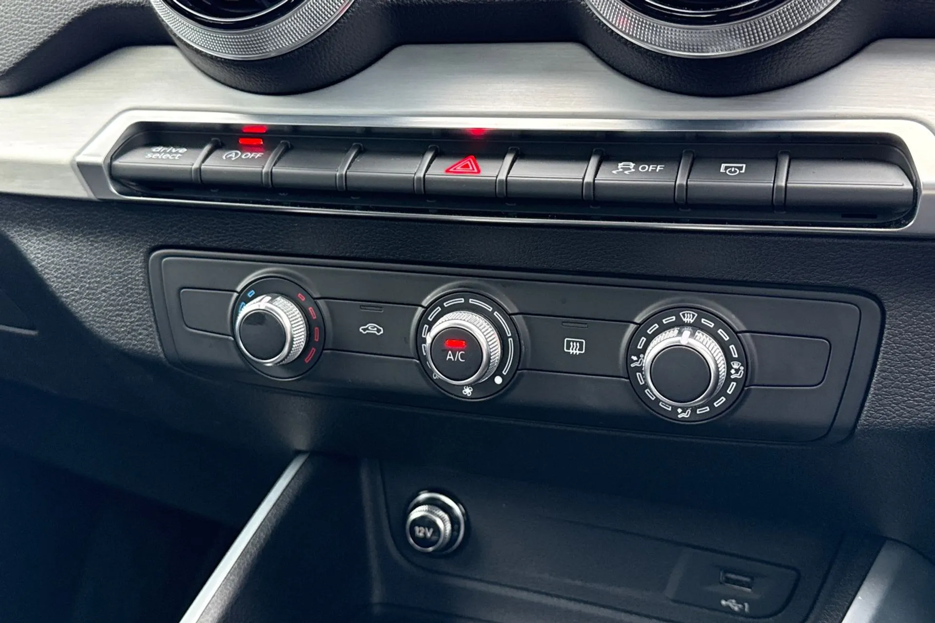 Audi Q2 thumbnail image number 34