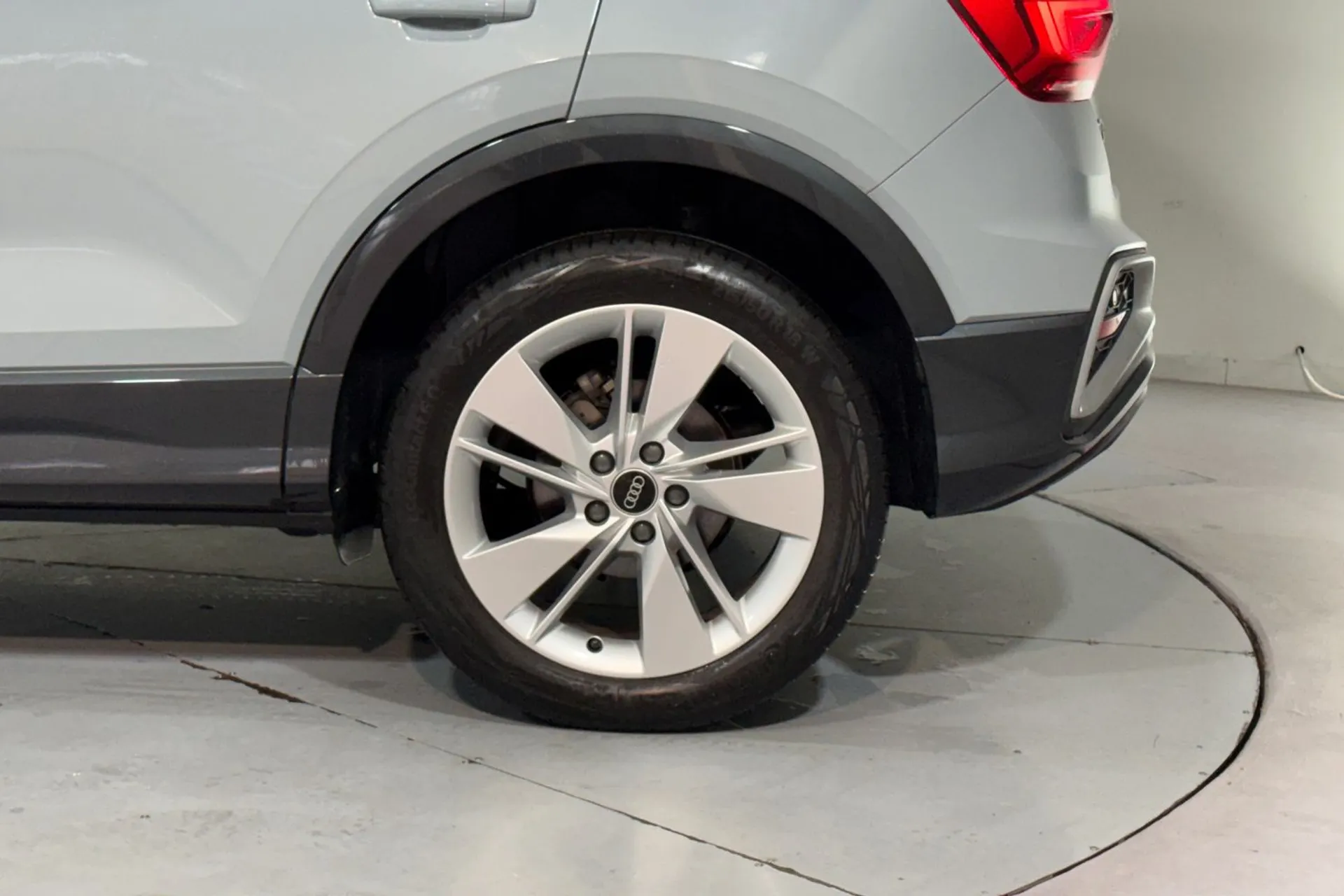 Audi Q2 thumbnail image number 7