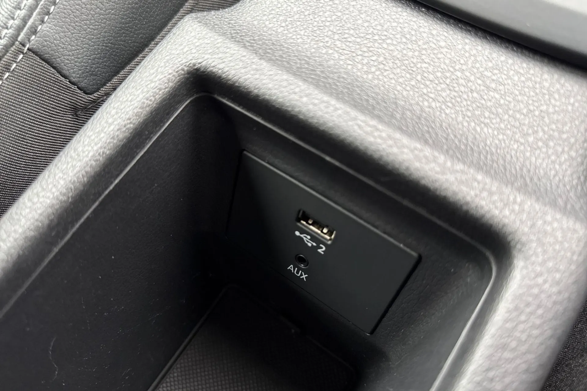 Audi Q2 thumbnail image number 40