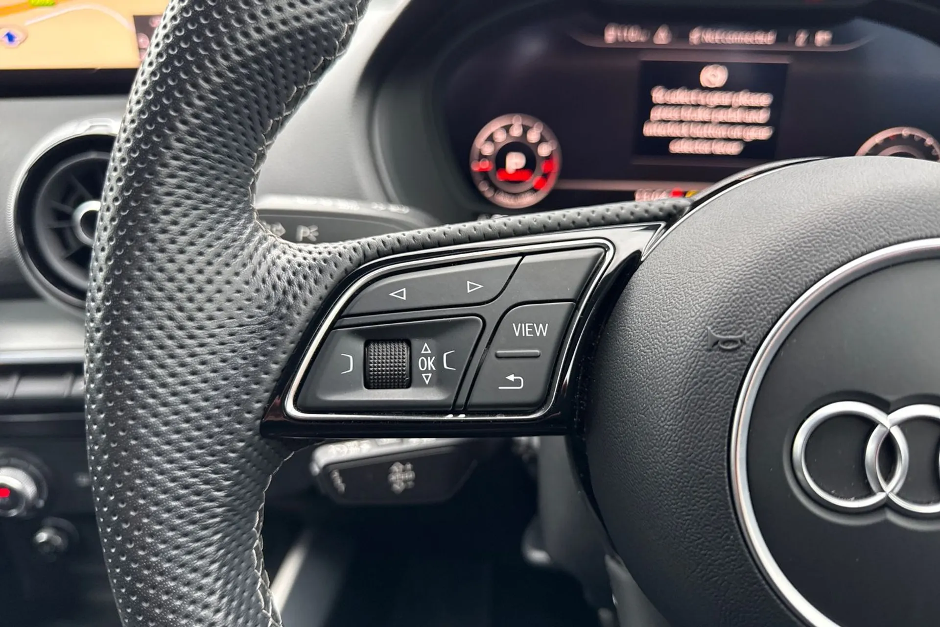 Audi Q2 thumbnail image number 43