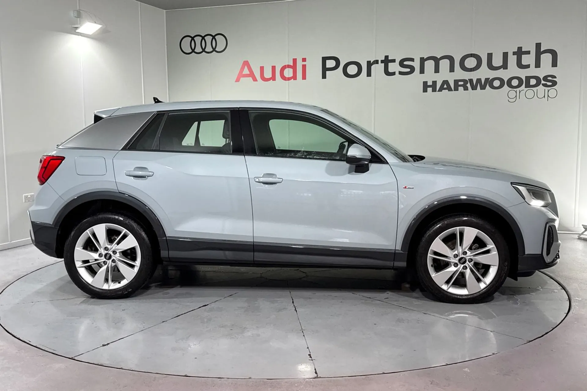 Audi Q2 thumbnail image number 2