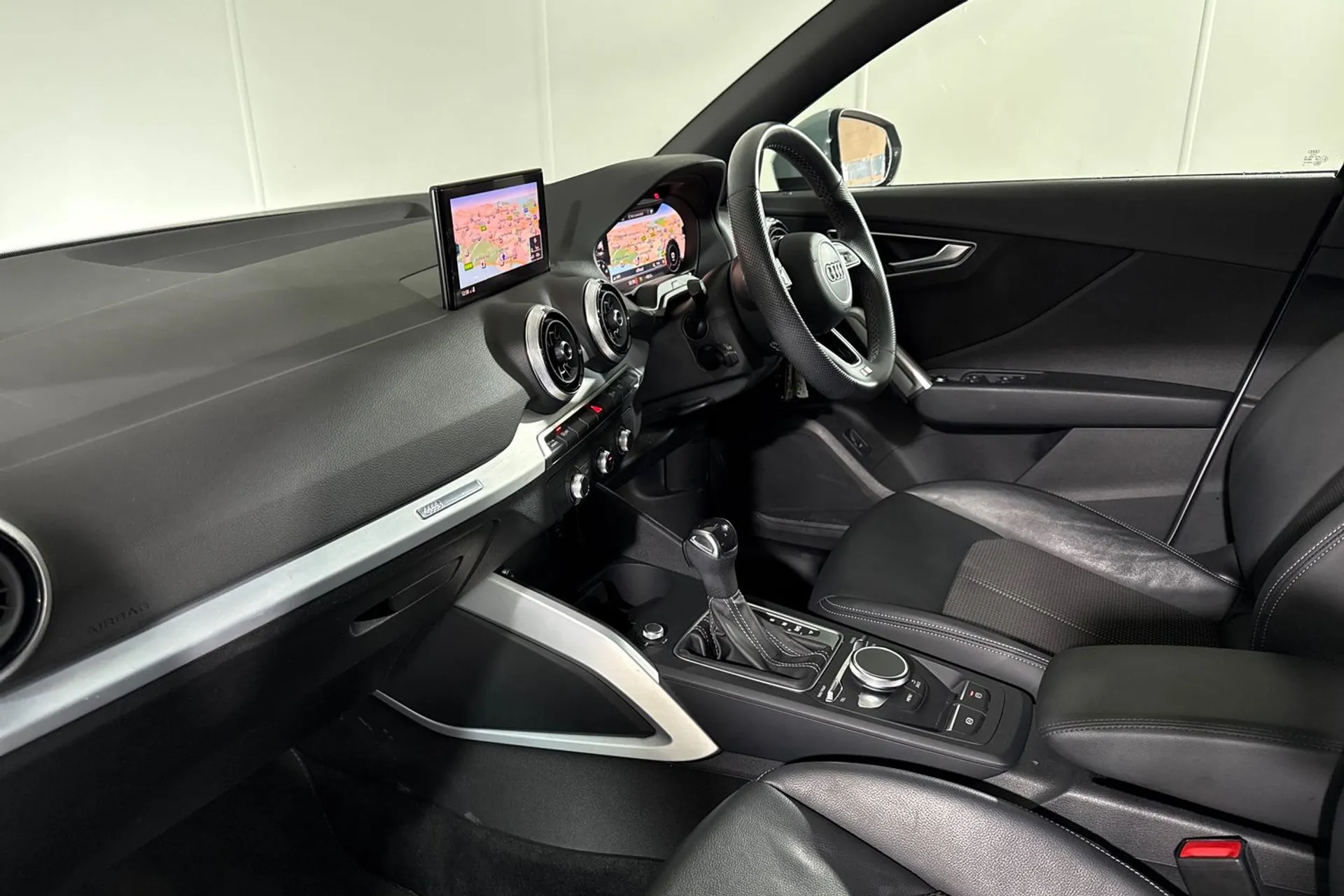 Audi Q2 thumbnail image number 31