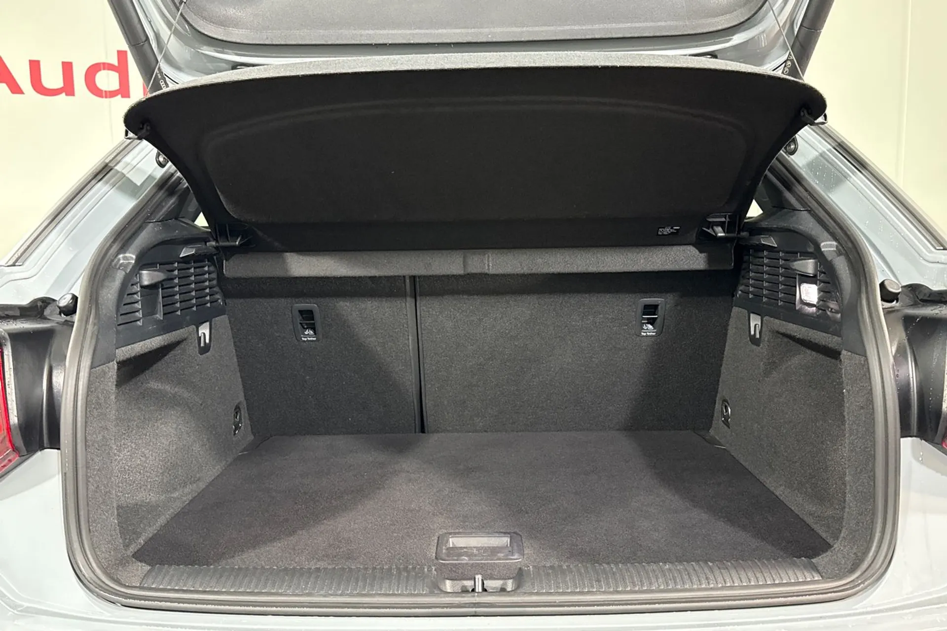 Audi Q2 thumbnail image number 18