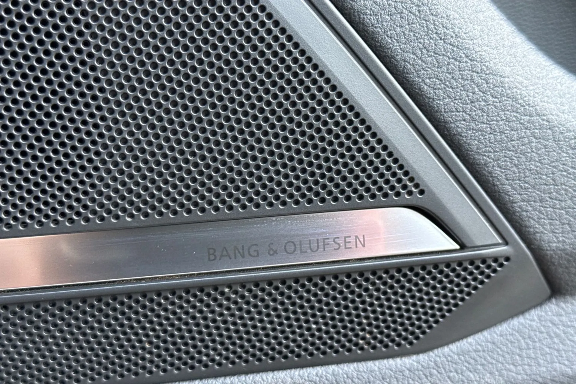 Audi A6 thumbnail image number 21