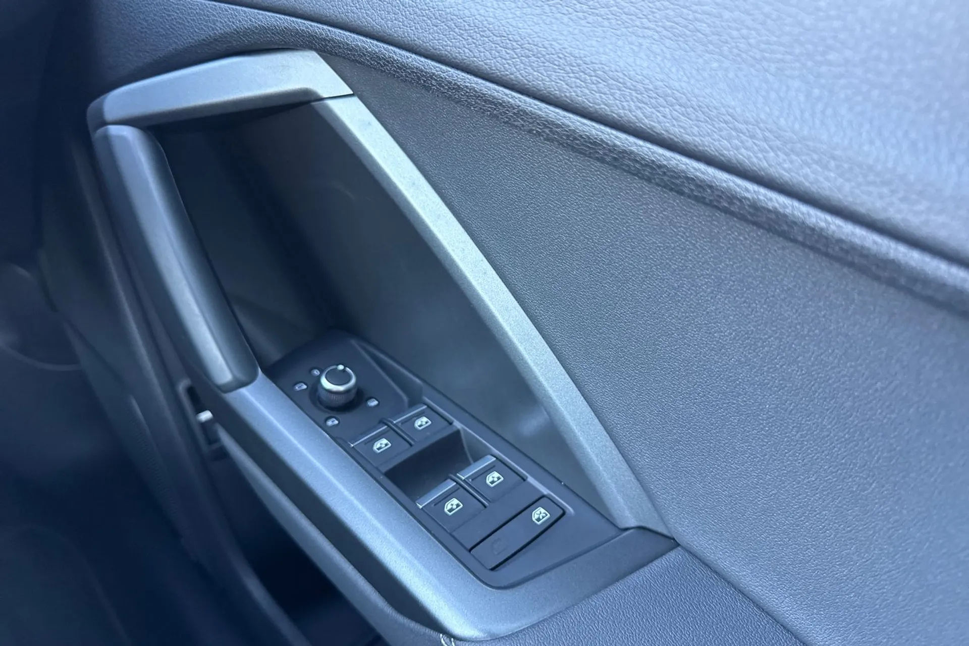 Audi Q3 thumbnail image number 54