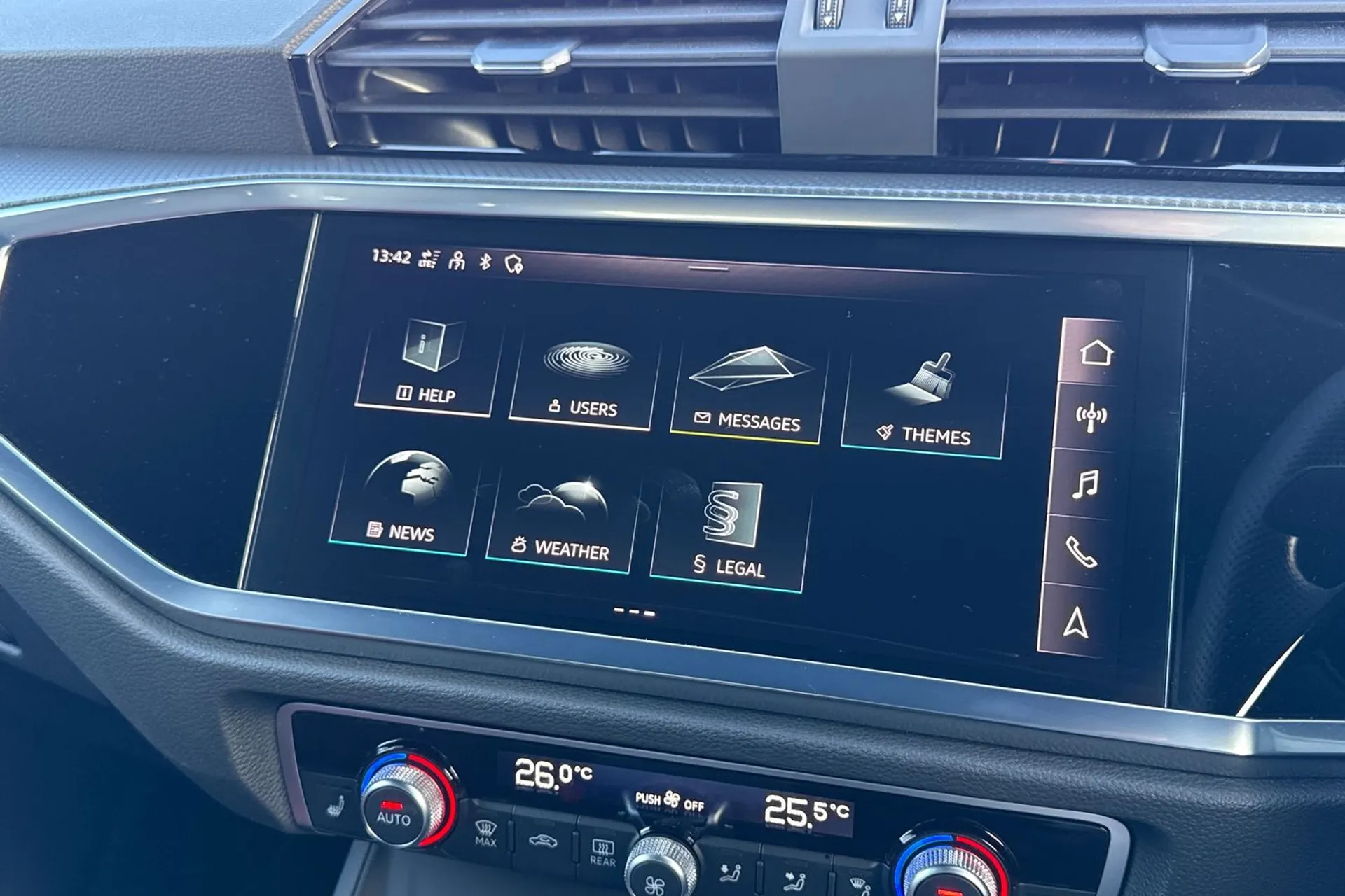 Audi Q3 thumbnail image number 27