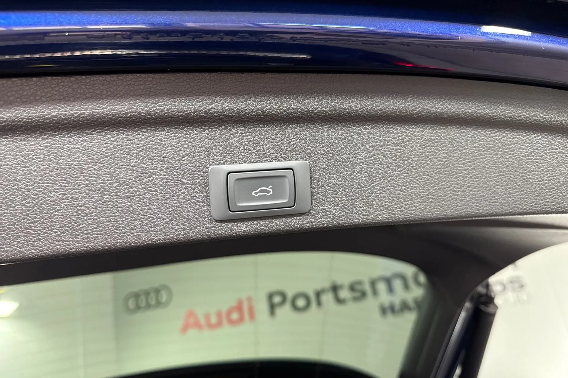 Audi Q3 thumbnail image number 35