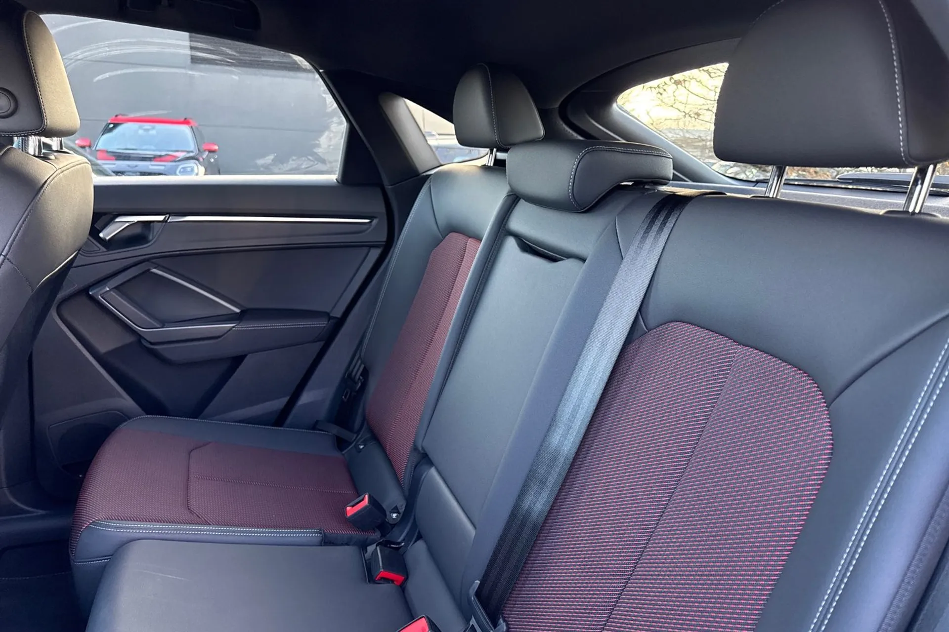 Audi Q3 thumbnail image number 45