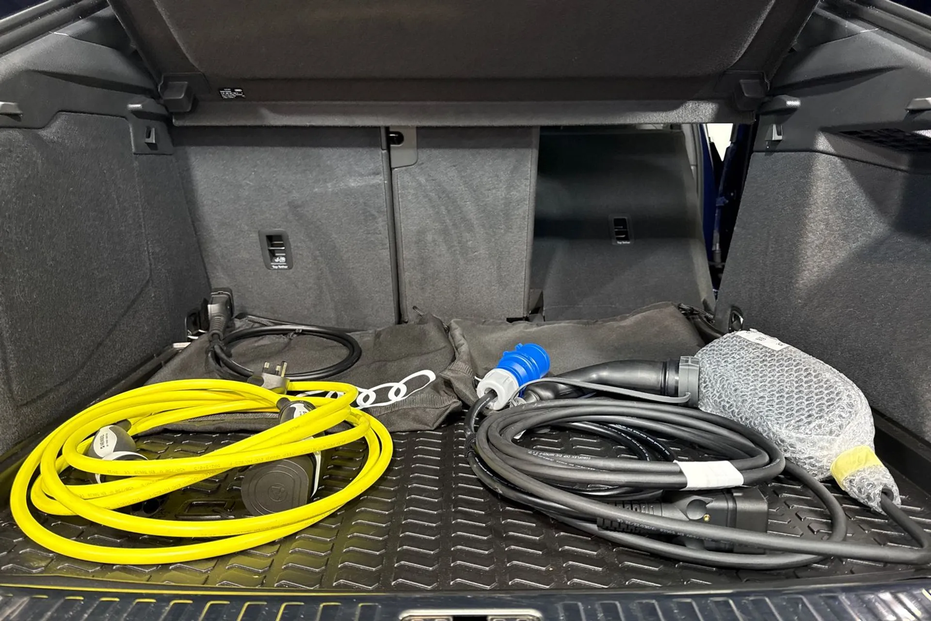 Audi Q3 thumbnail image number 36