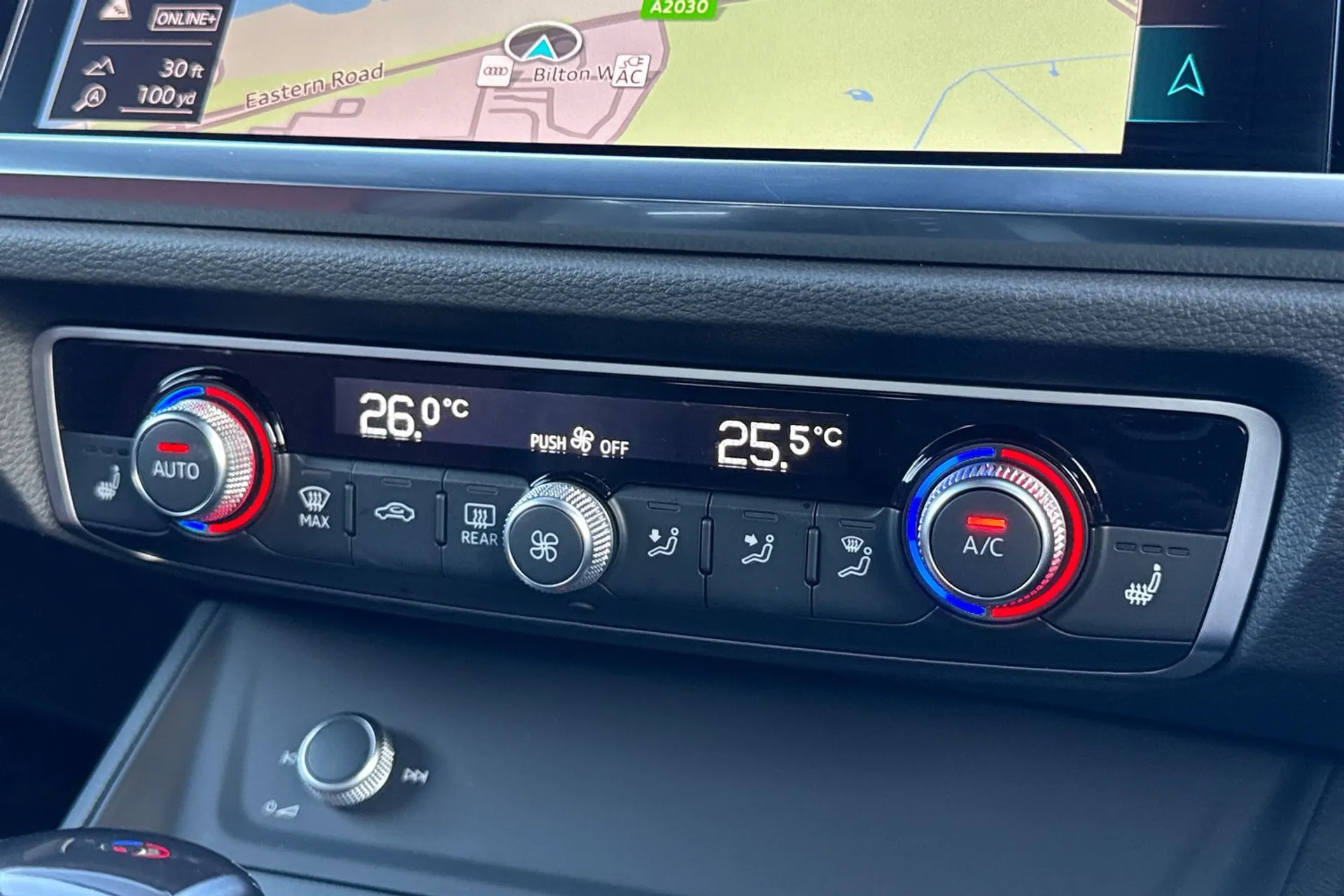 Audi Q3 thumbnail image number 13