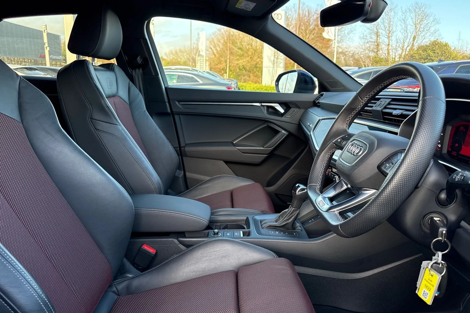 Audi Q3 thumbnail image number 40