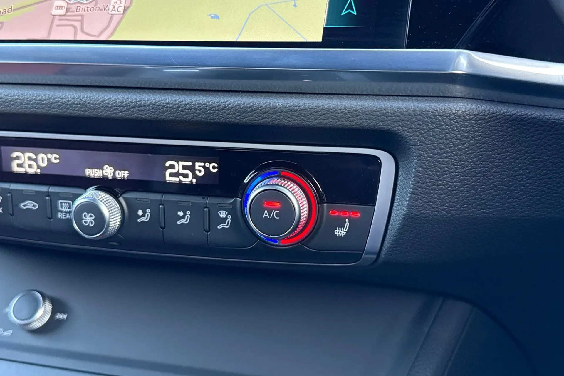 Audi Q3 thumbnail image number 31