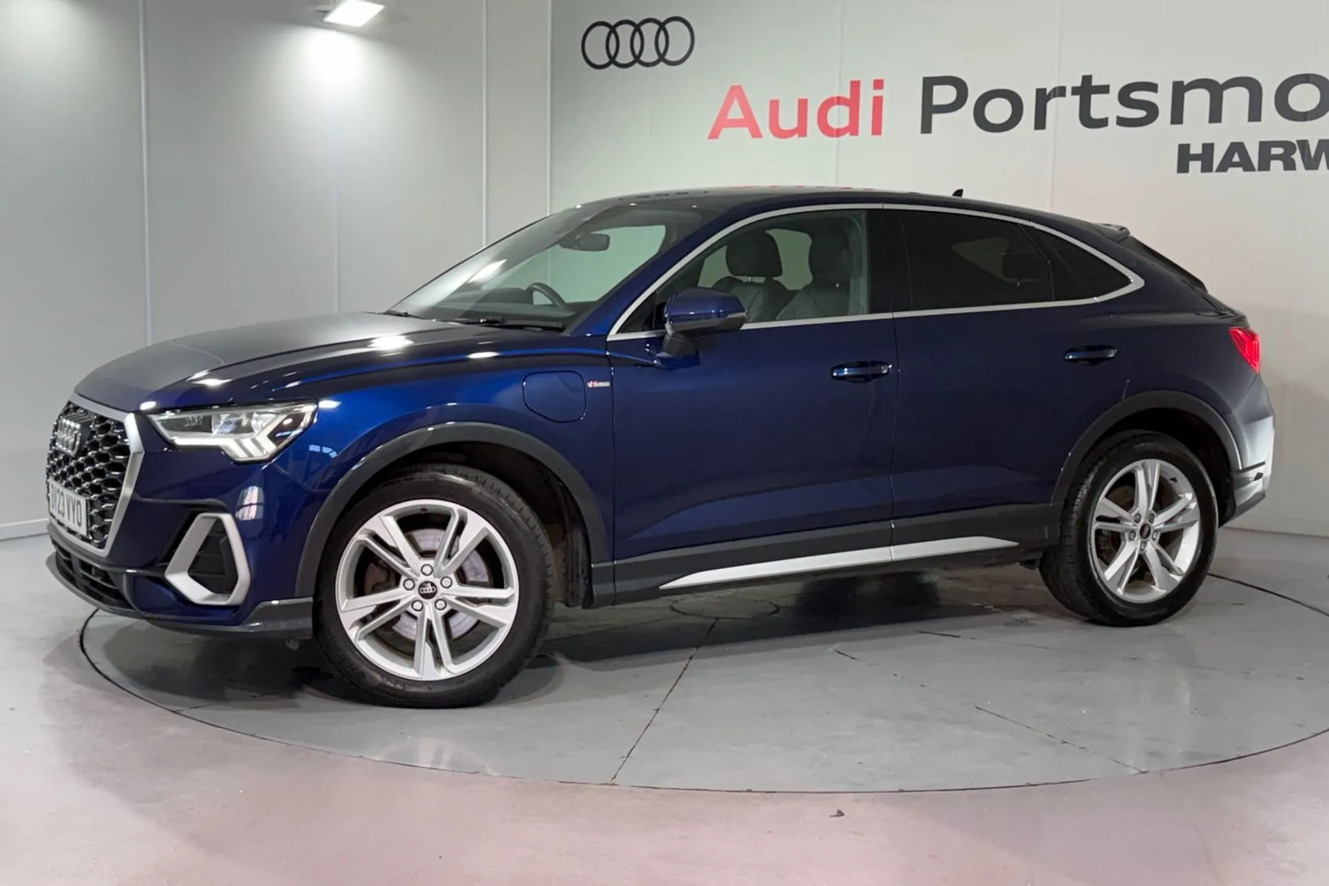 Audi Q3 thumbnail image number 7