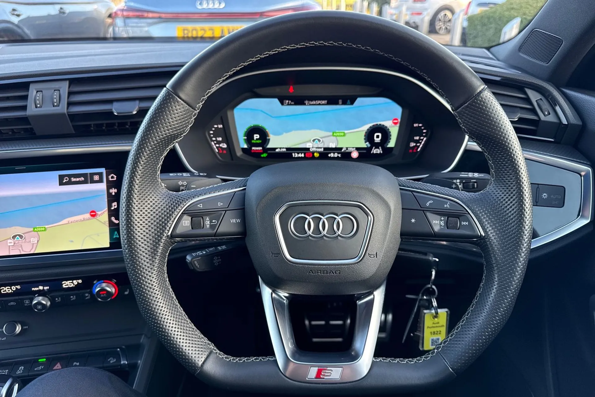 Audi Q3 thumbnail image number 8