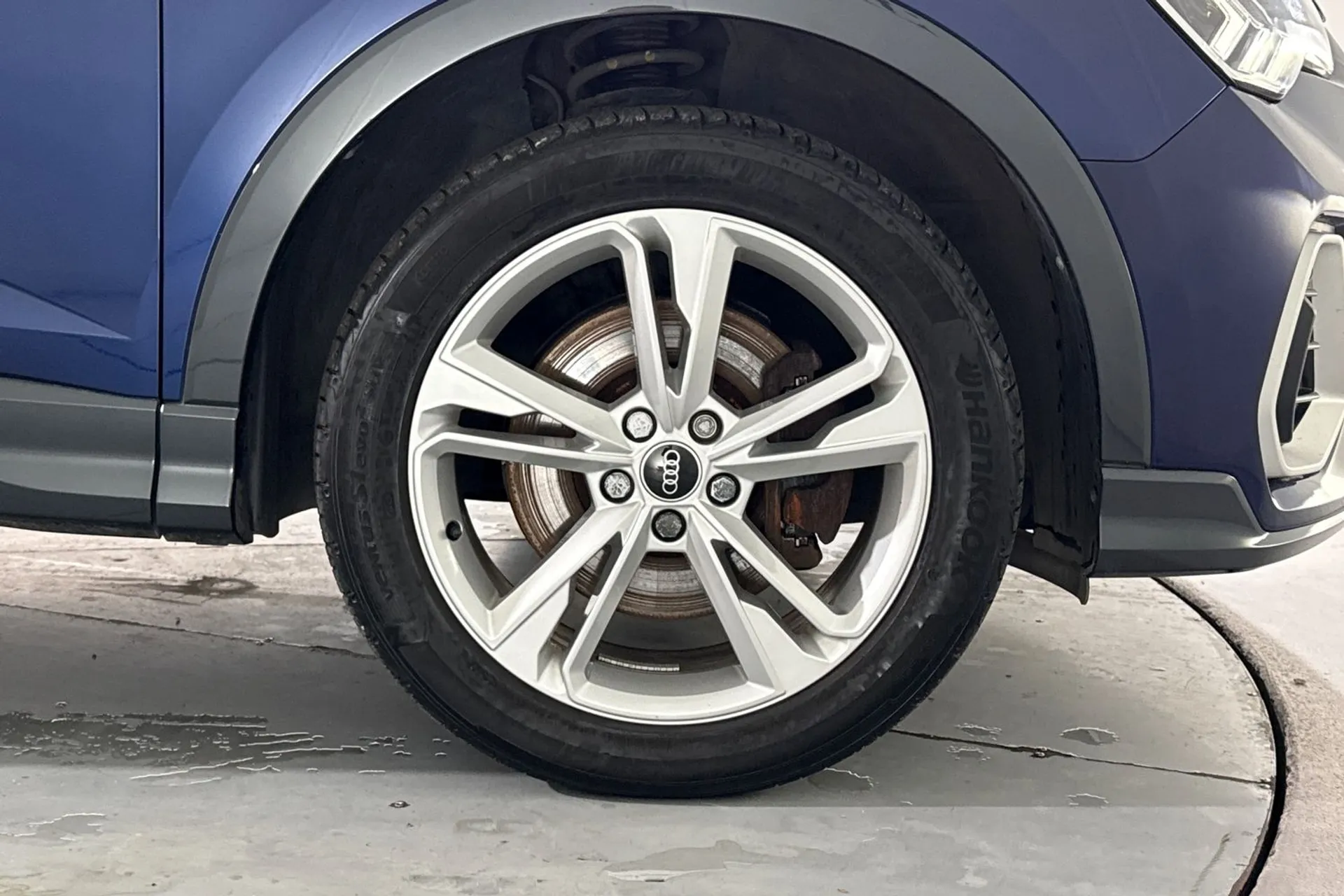 Audi Q3 thumbnail image number 20