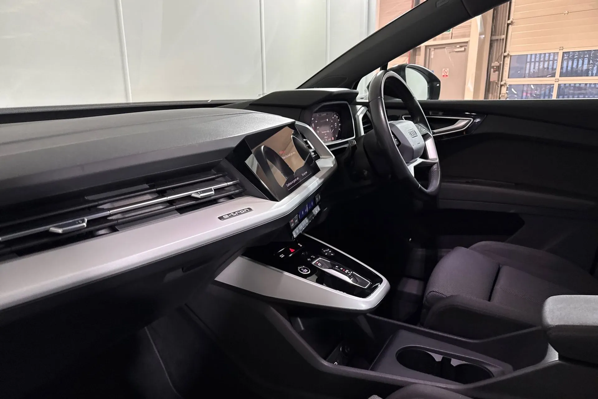 Audi Q4 thumbnail image number 23