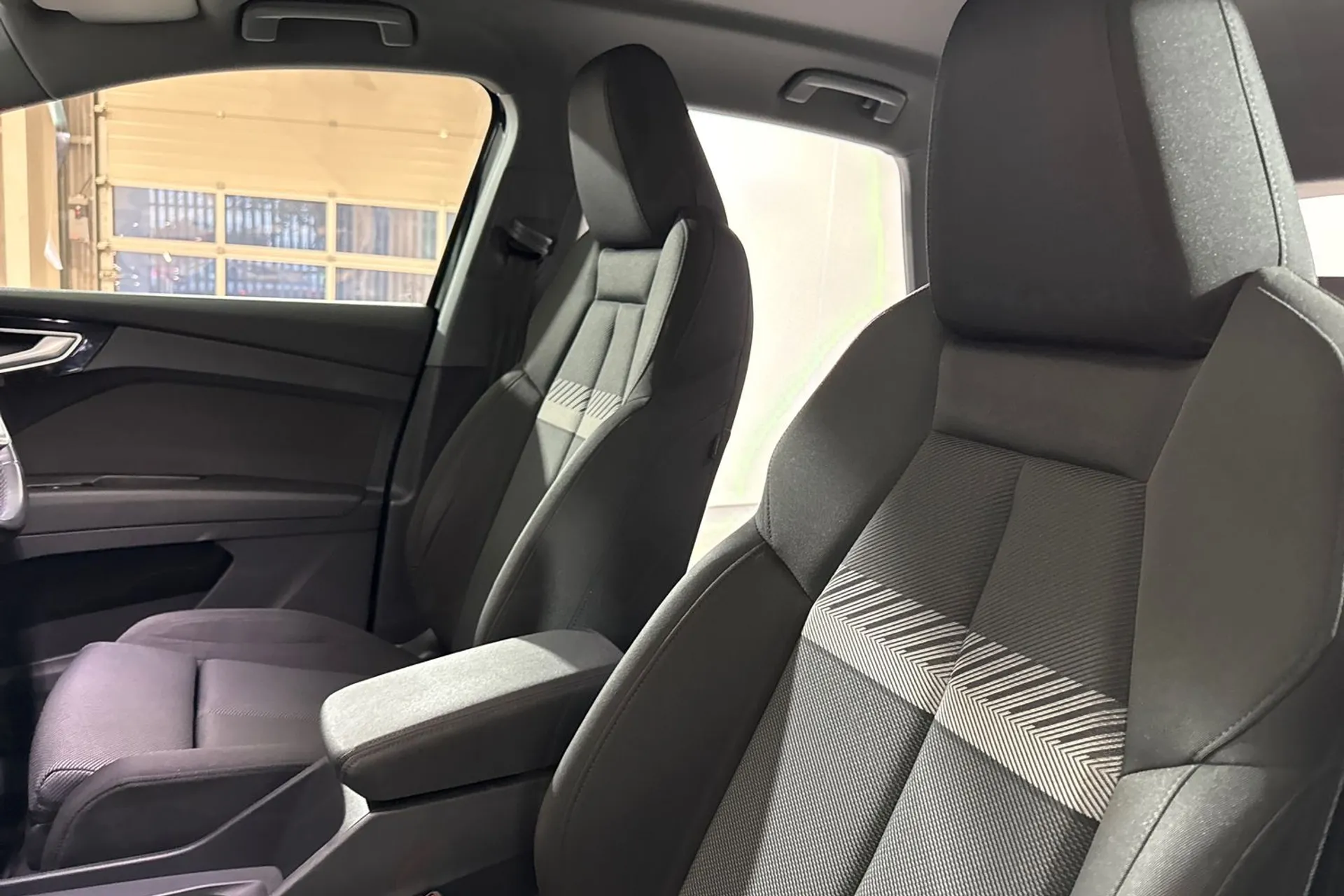 Audi Q4 thumbnail image number 42