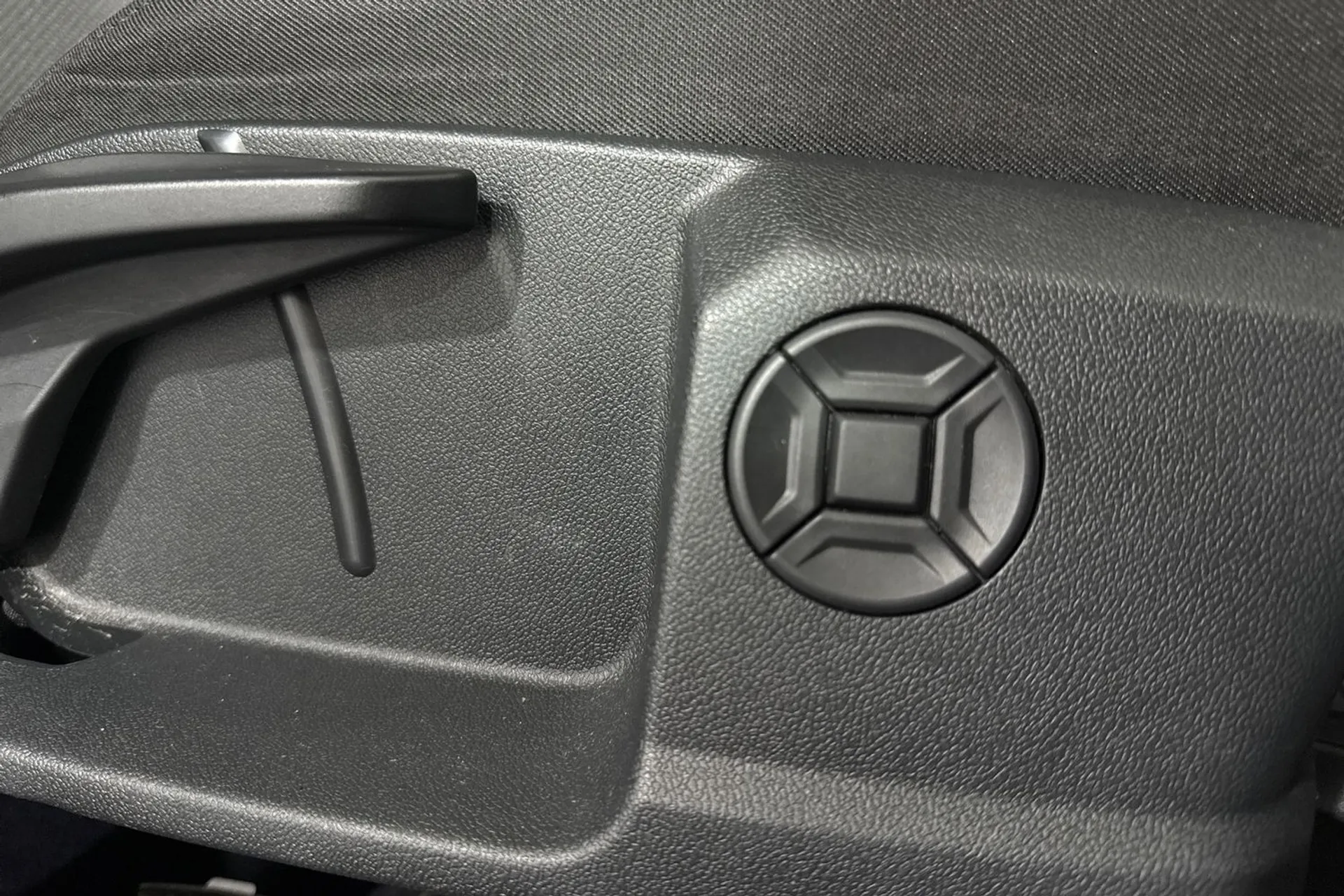 Audi Q4 thumbnail image number 27