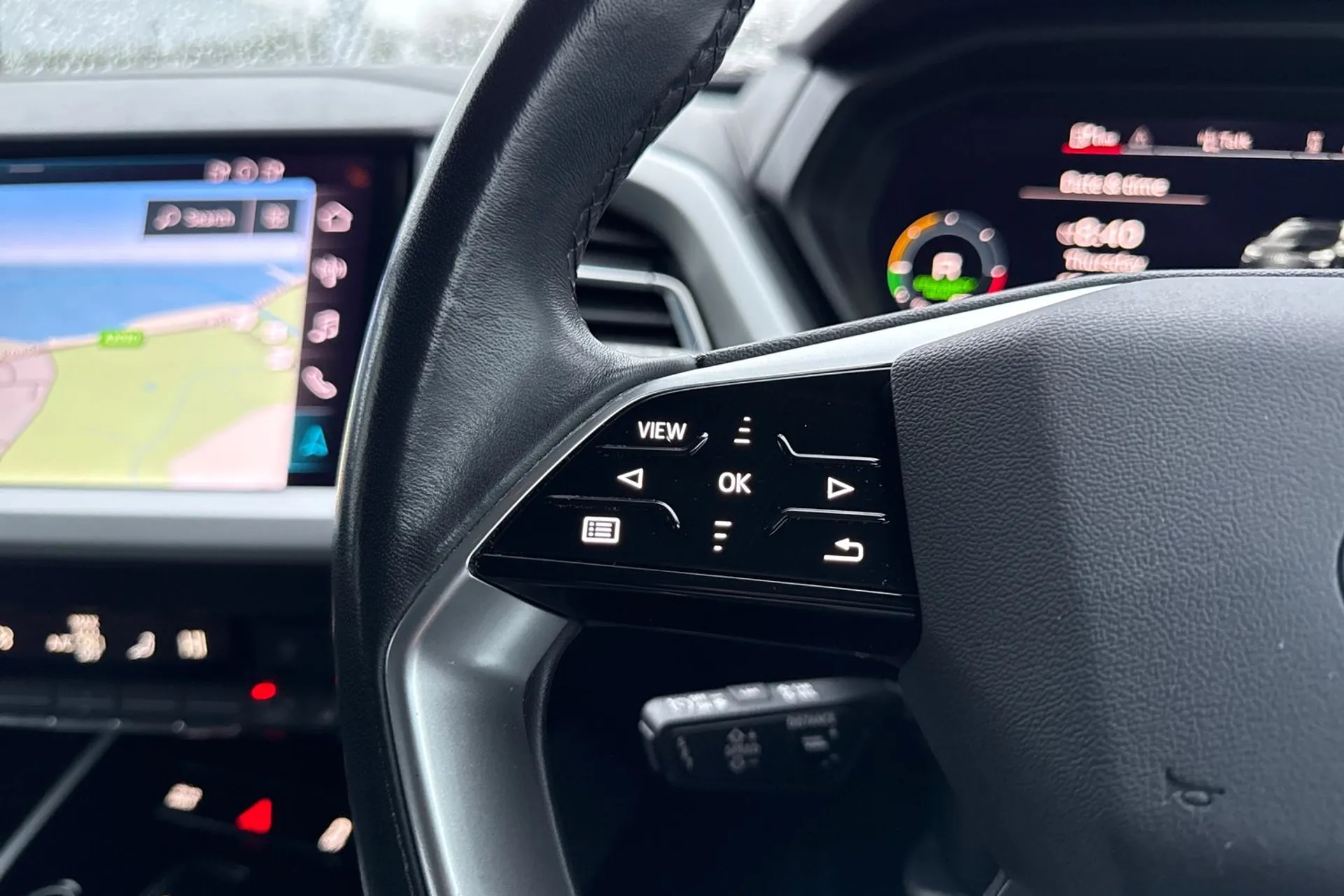 Audi Q4 thumbnail image number 31