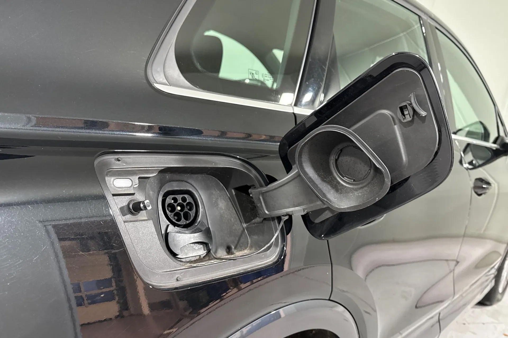 Audi Q4 thumbnail image number 28