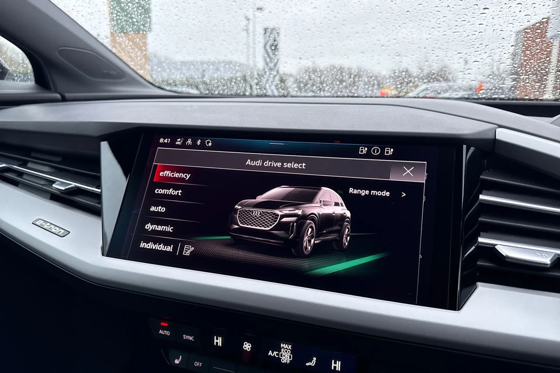 Audi Q4 thumbnail image number 21