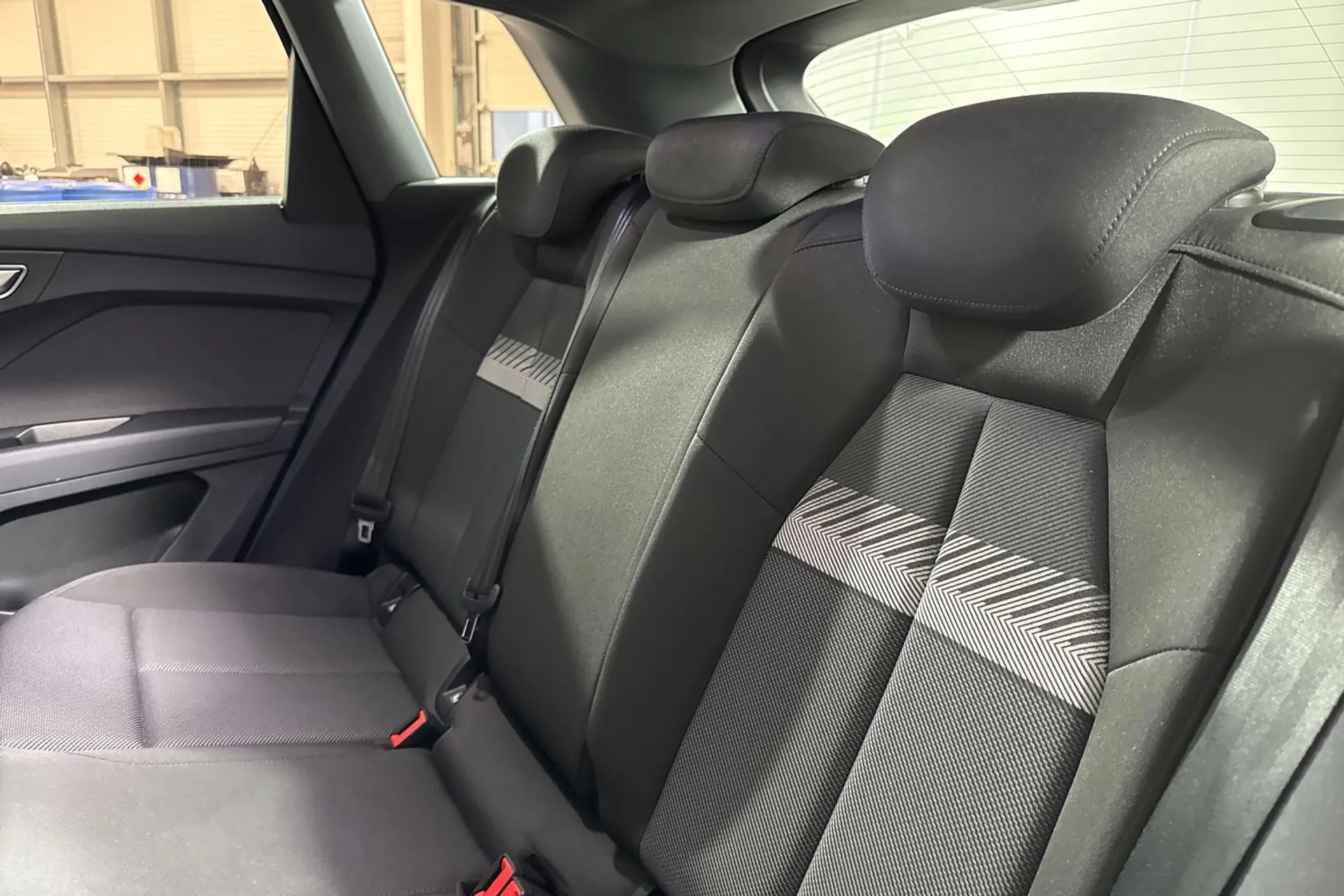 Audi Q4 thumbnail image number 43