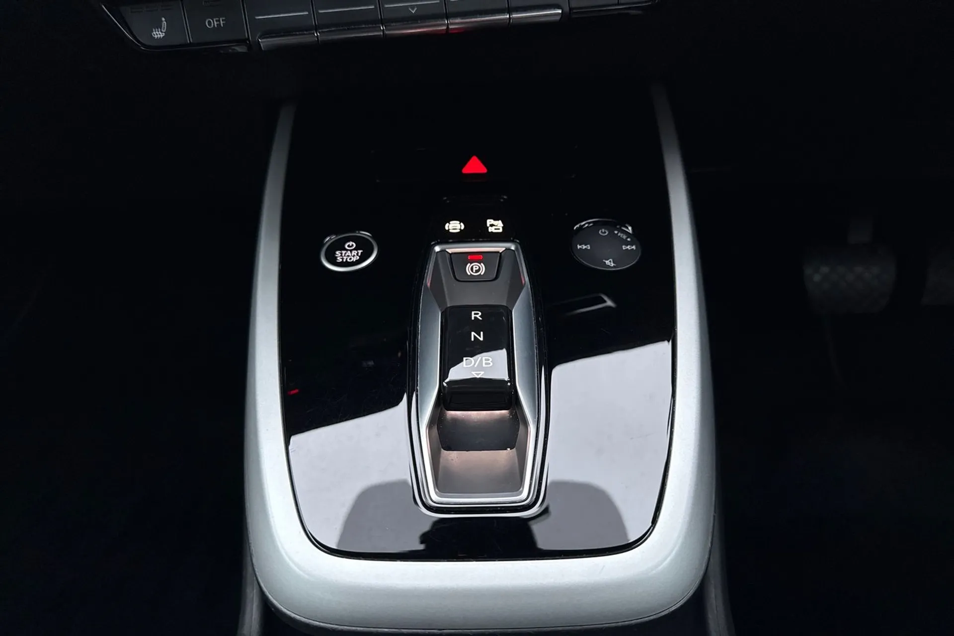 Audi Q4 thumbnail image number 35