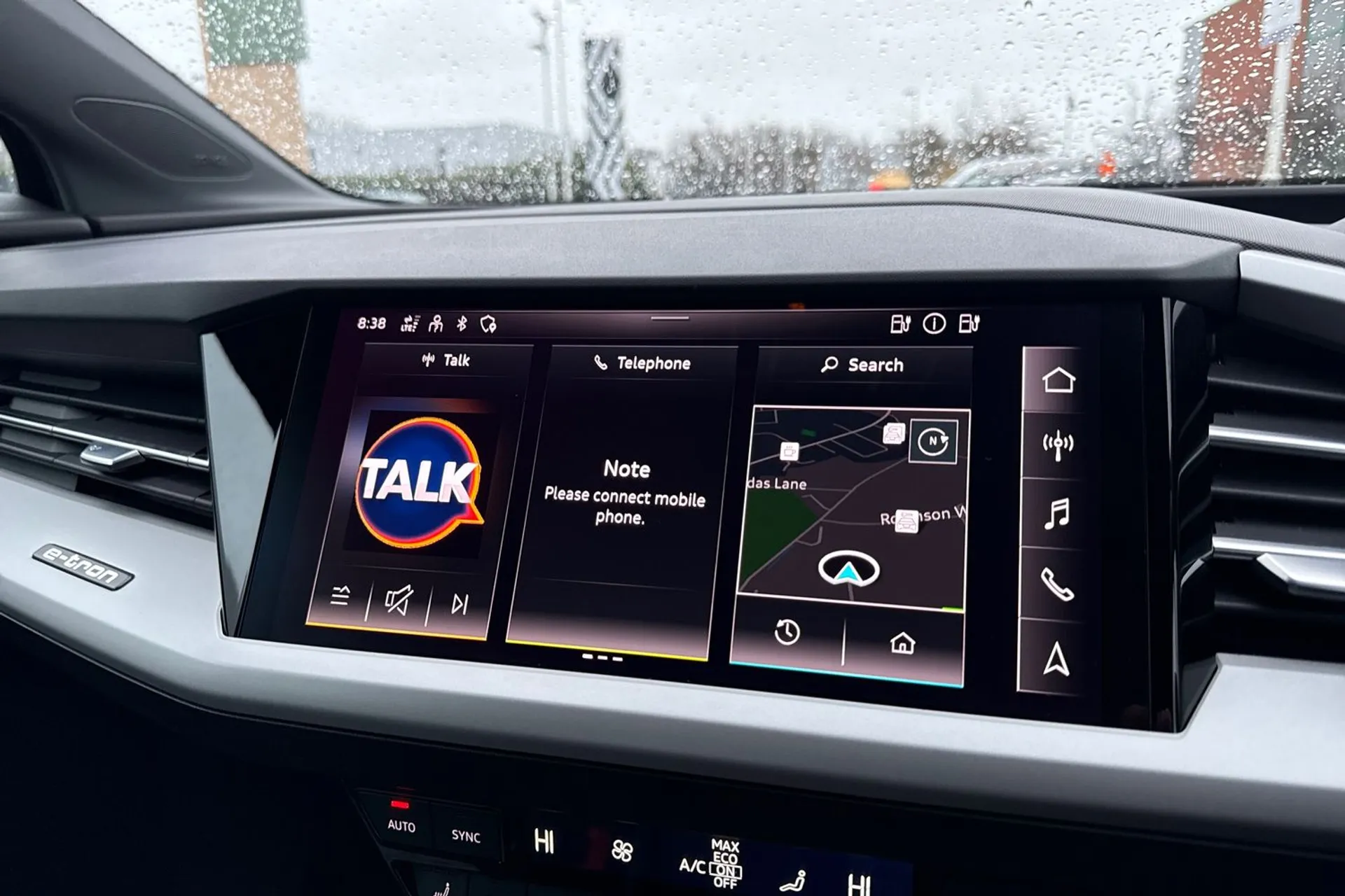 Audi Q4 thumbnail image number 9