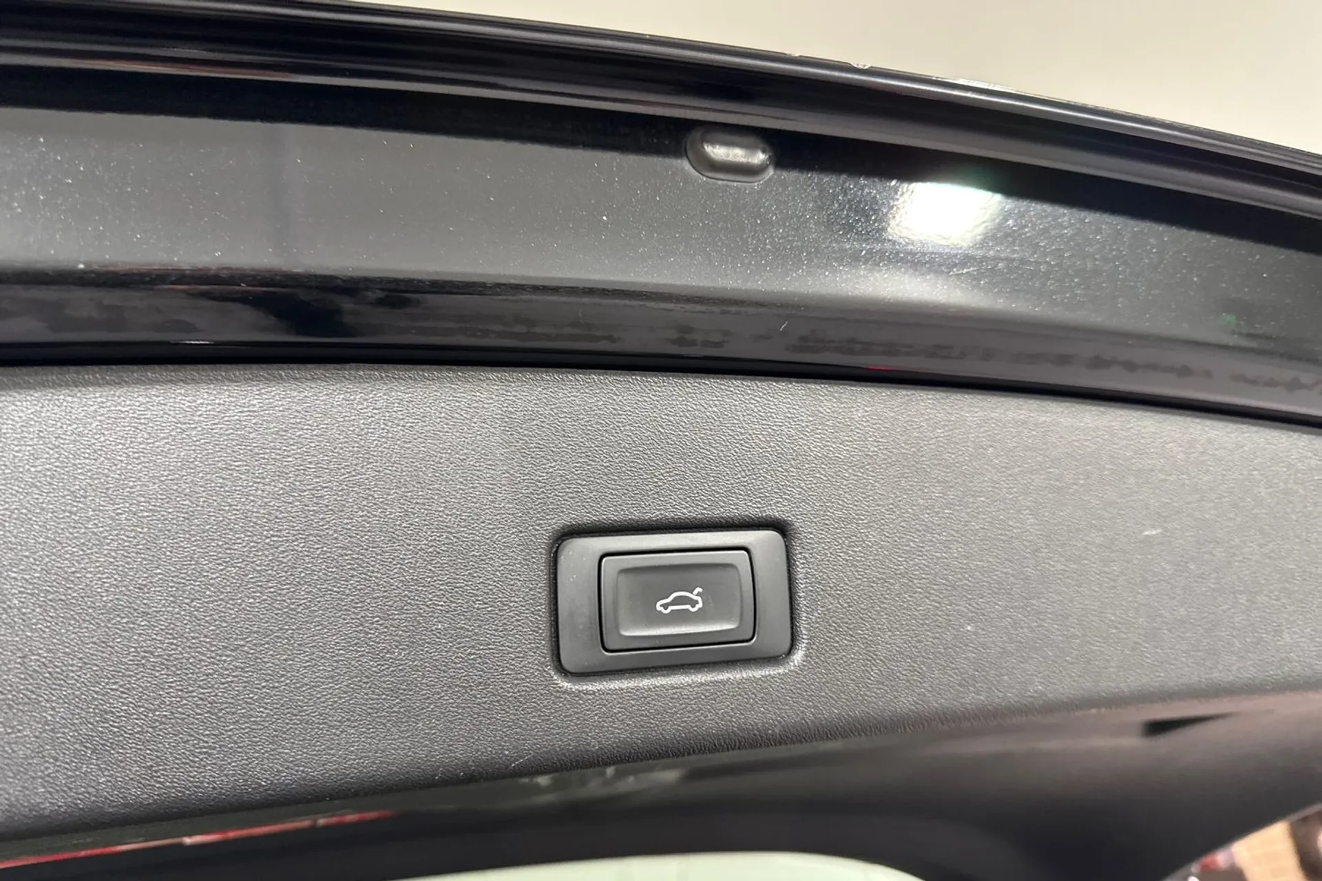 Audi Q4 thumbnail image number 30