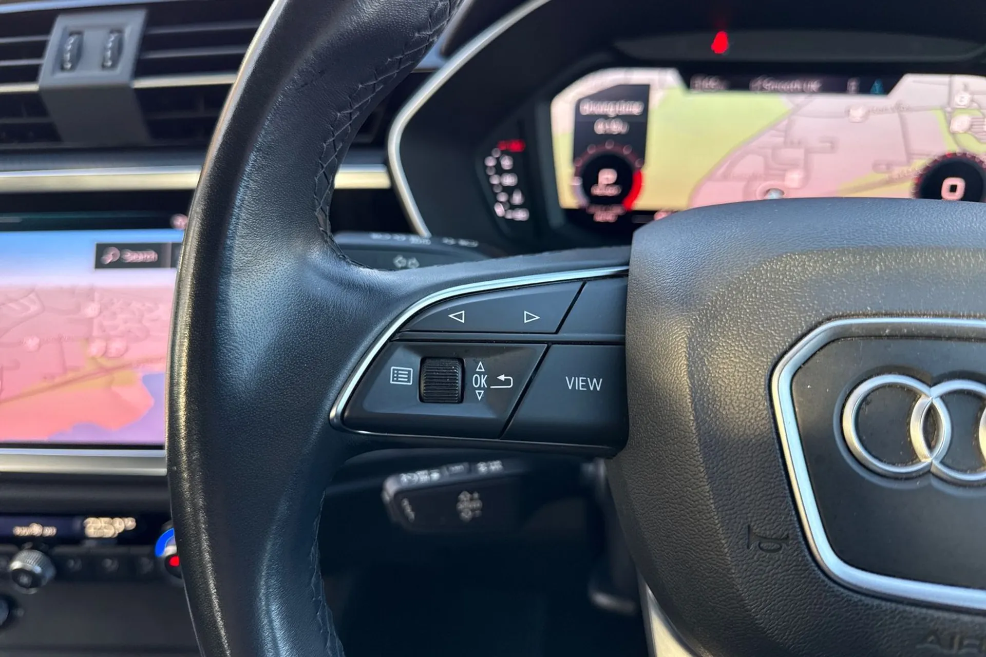 Audi Q3 thumbnail image number 39