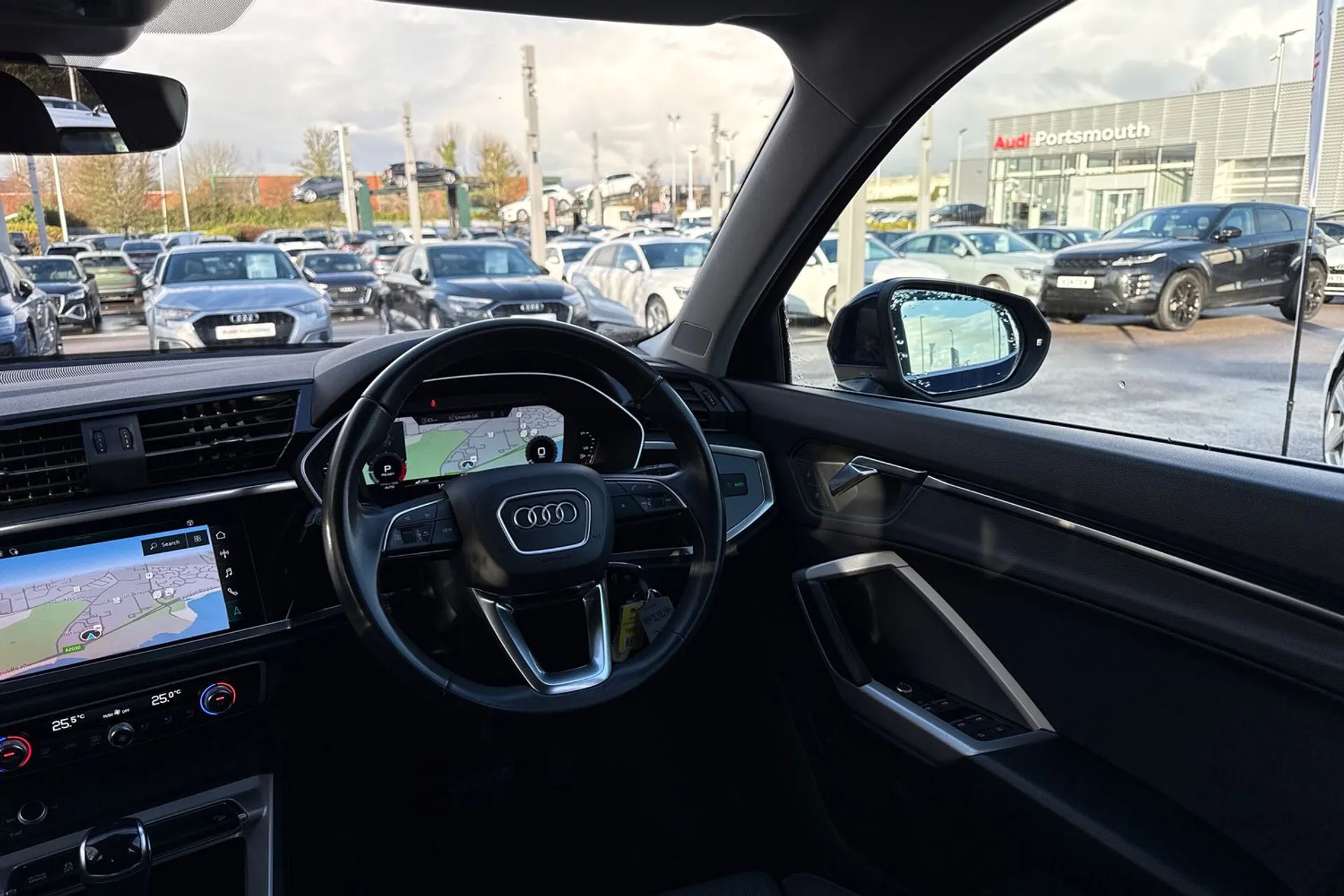 Audi Q3 thumbnail image number 49