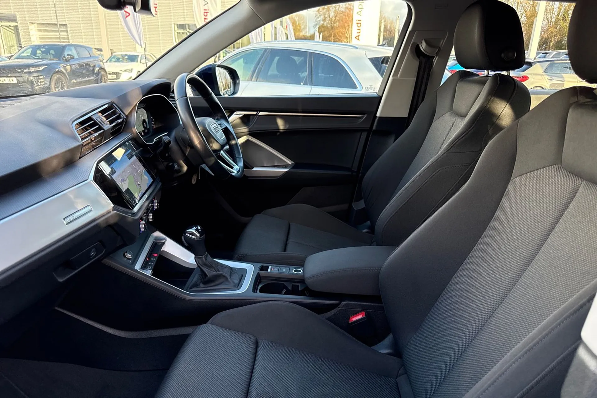 Audi Q3 thumbnail image number 45