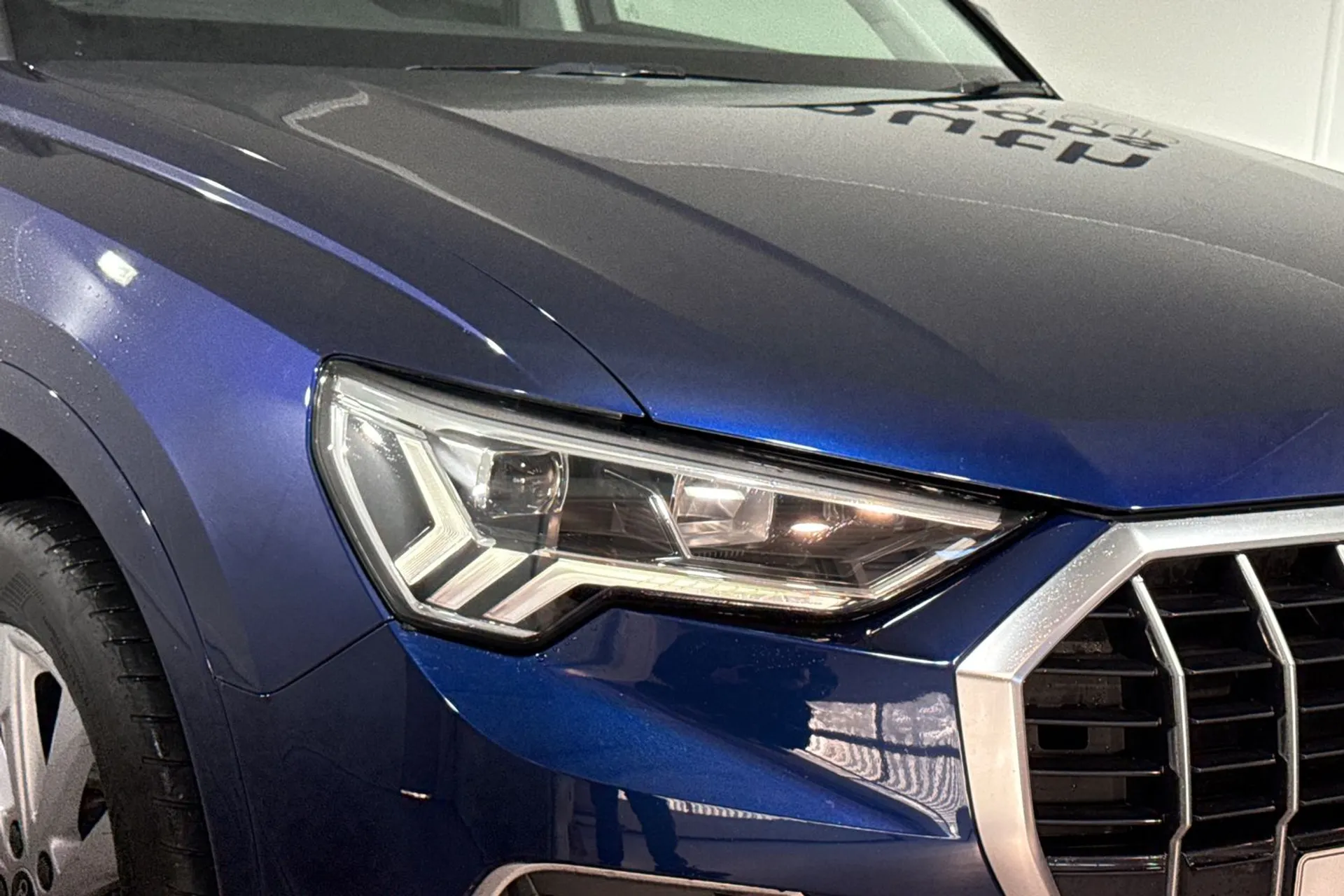 Audi Q3 thumbnail image number 33