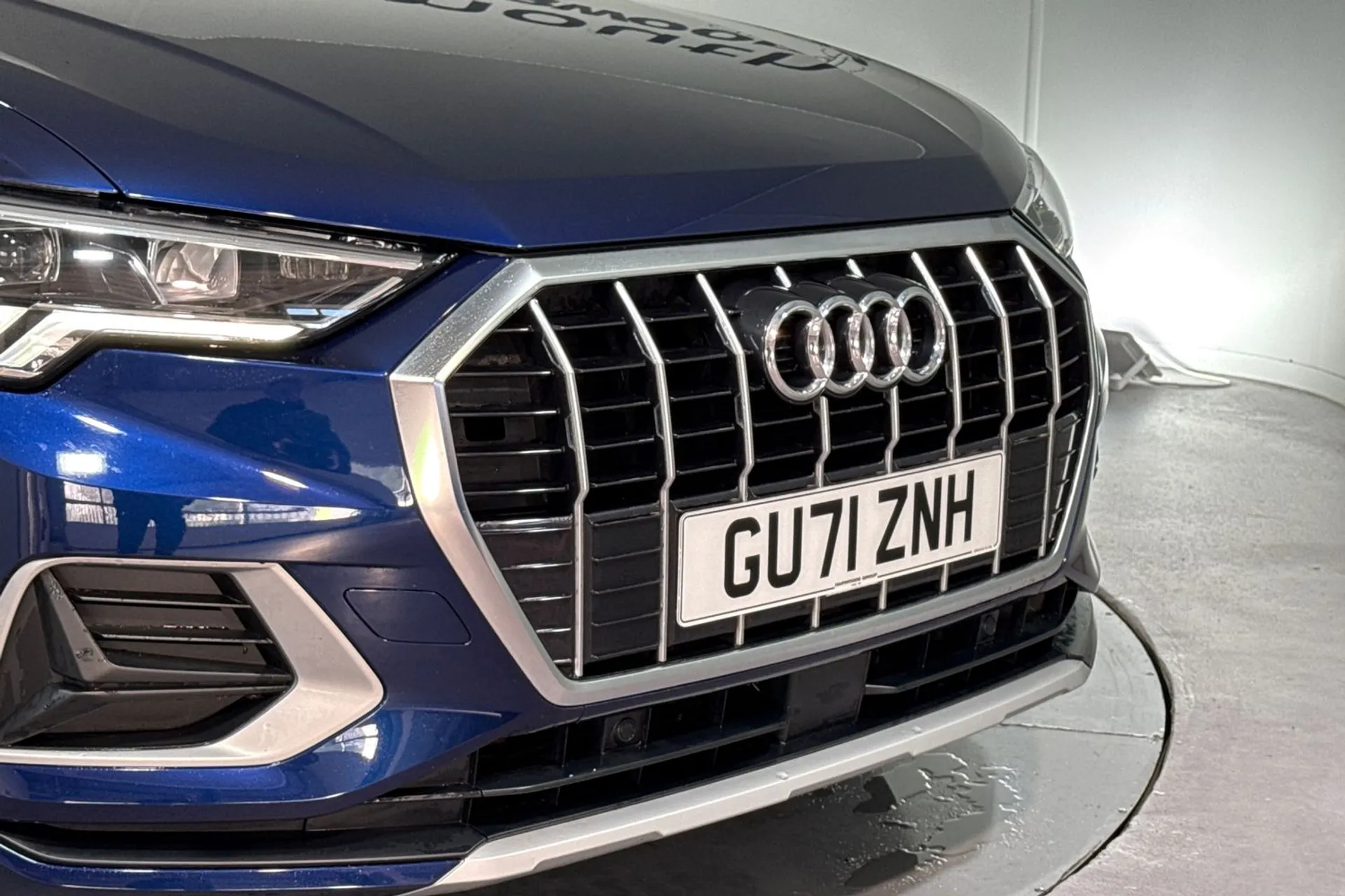 Audi Q3 thumbnail image number 15