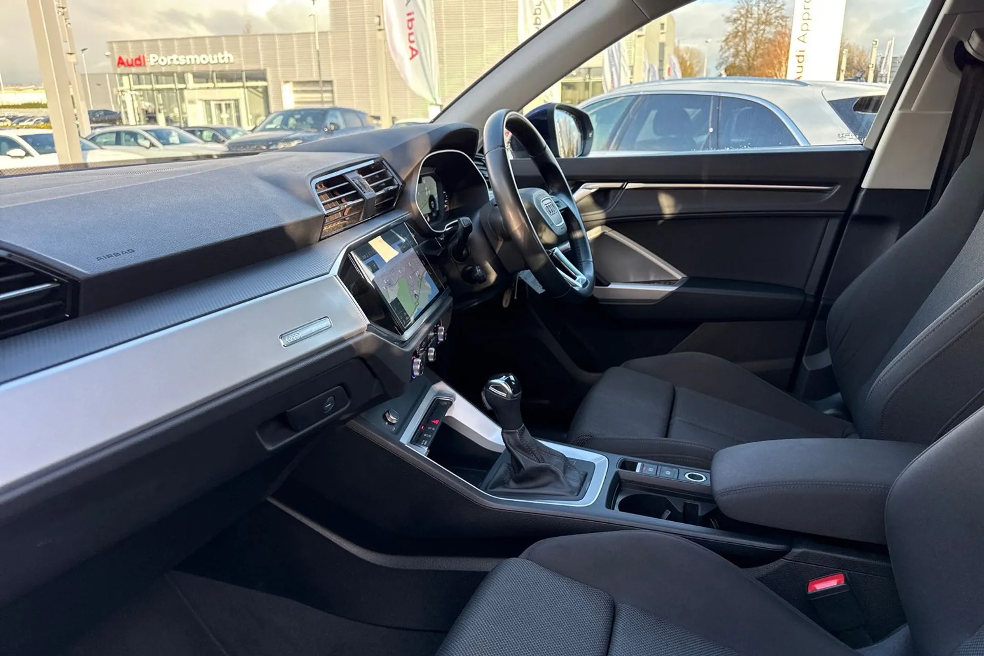 Audi Q3 thumbnail image number 9