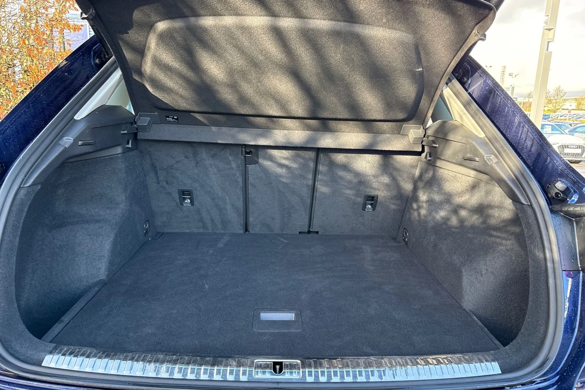 Audi Q3 thumbnail image number 35