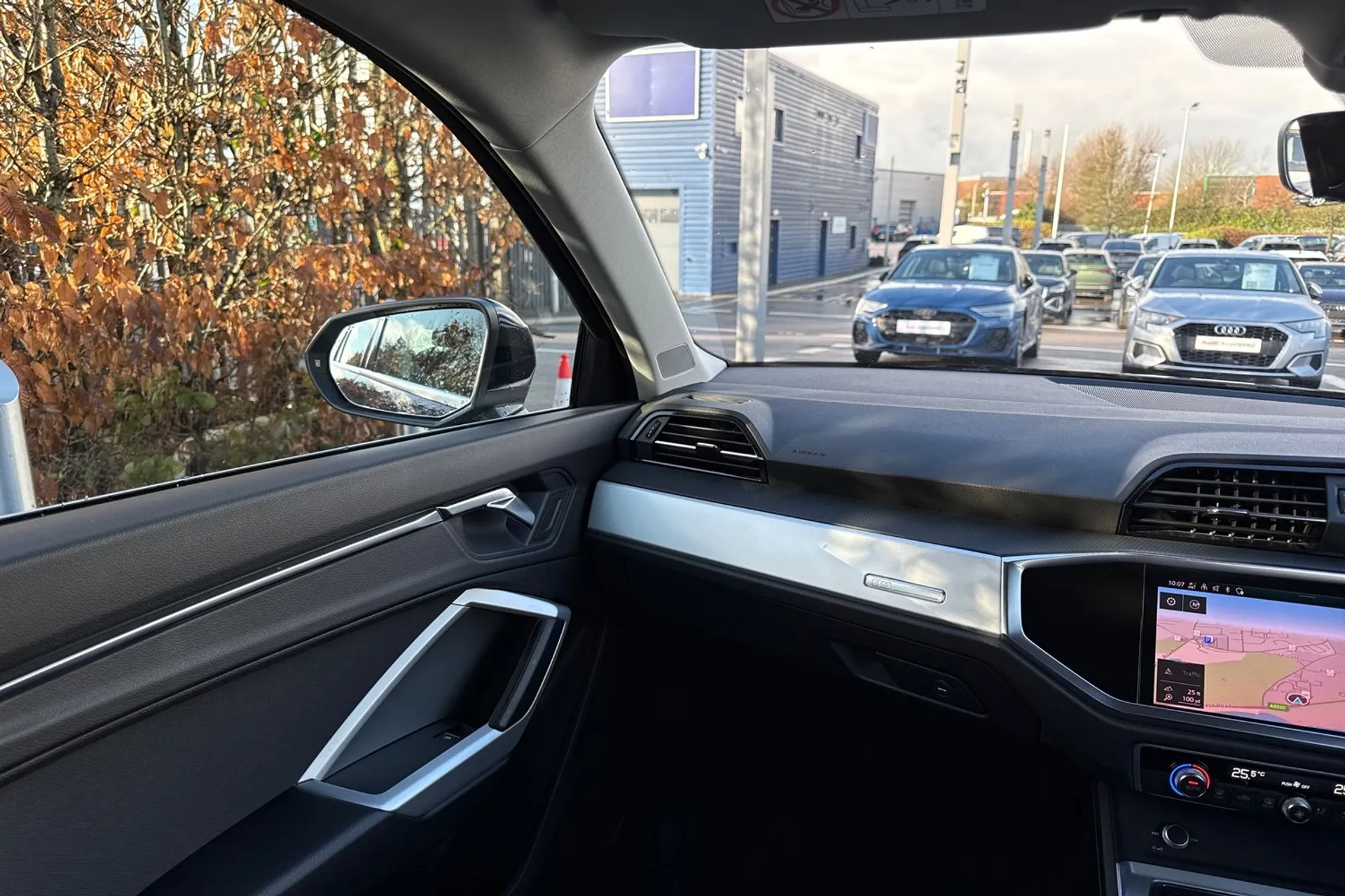 Audi Q3 thumbnail image number 48