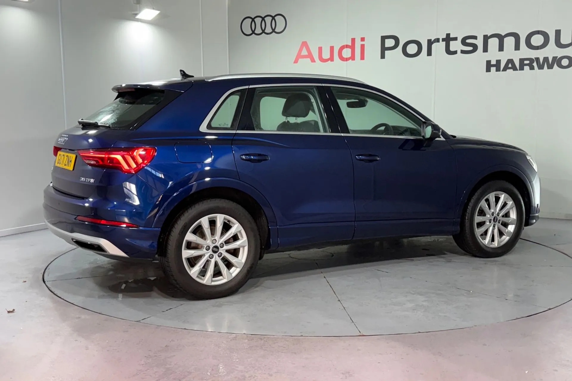 Audi Q3 thumbnail image number 17