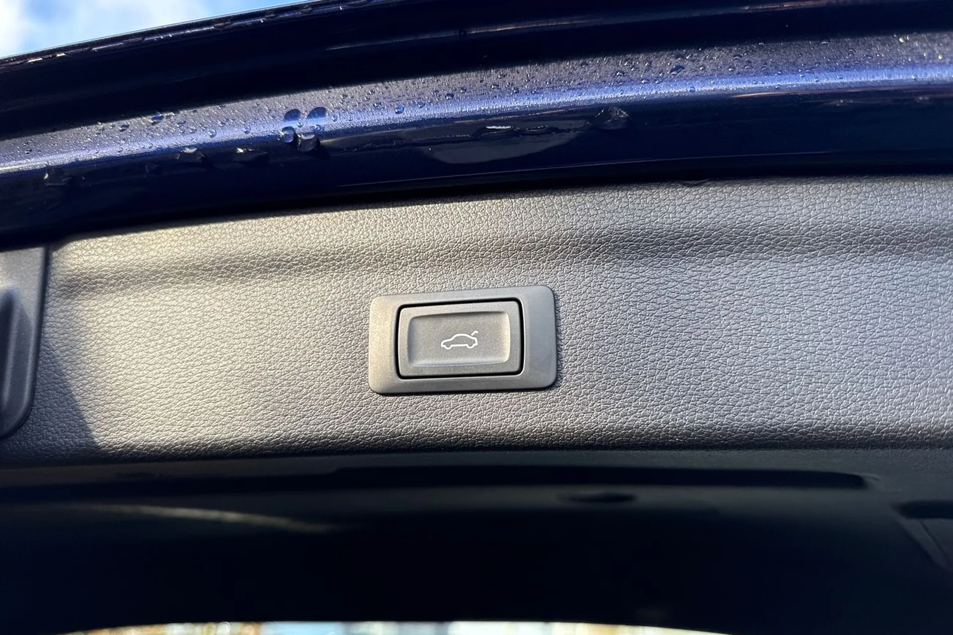 Audi Q3 thumbnail image number 36