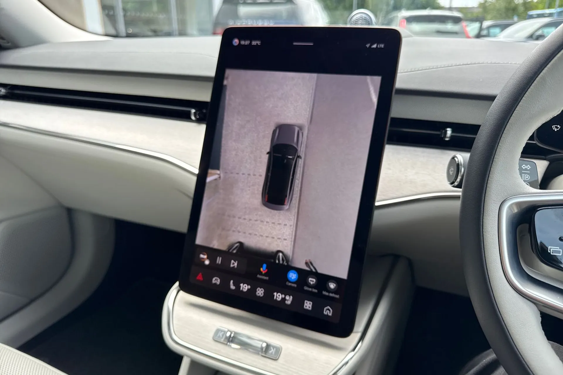 Volvo ES90 thumbnail image number 4