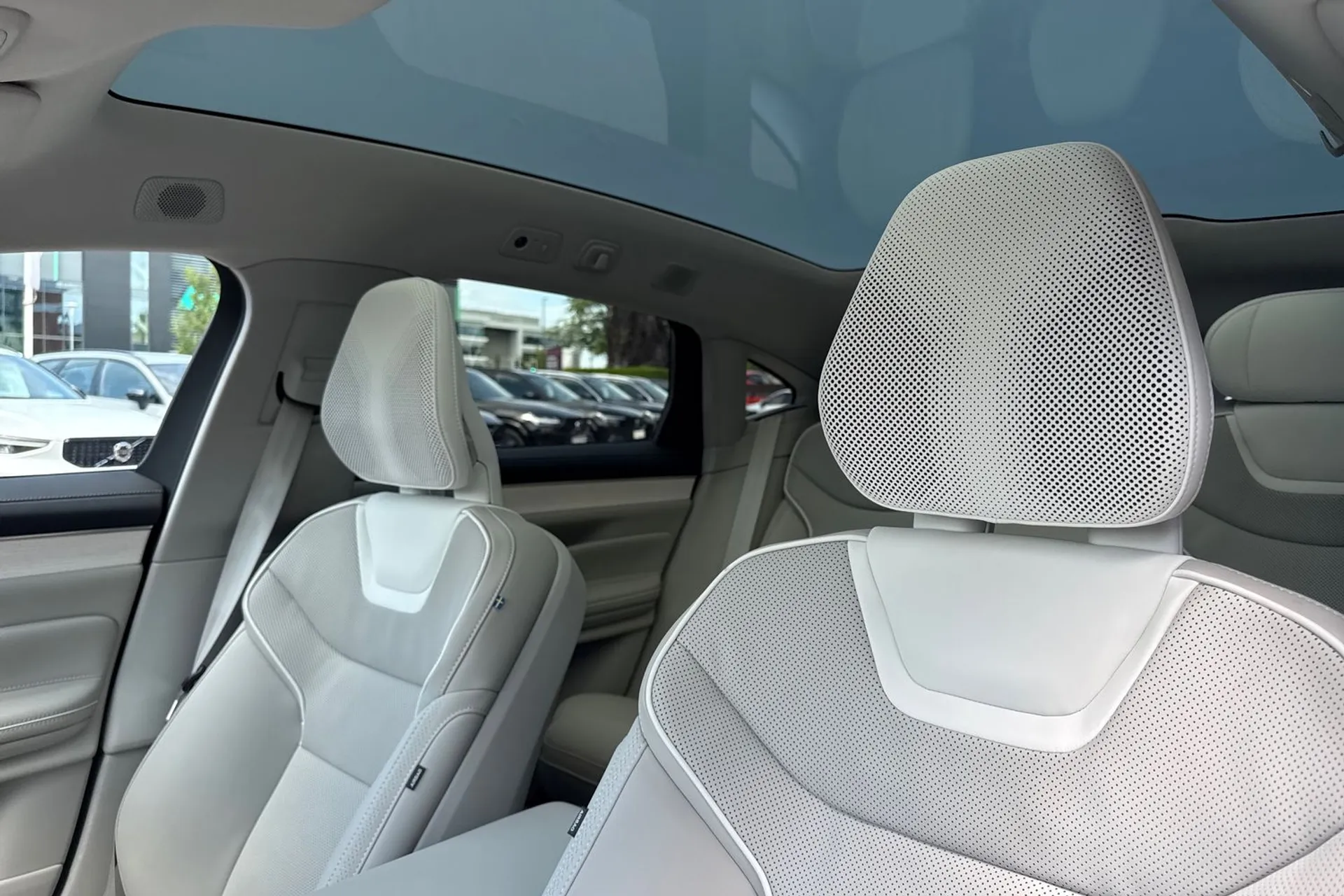 Volvo ES90 thumbnail image number 29