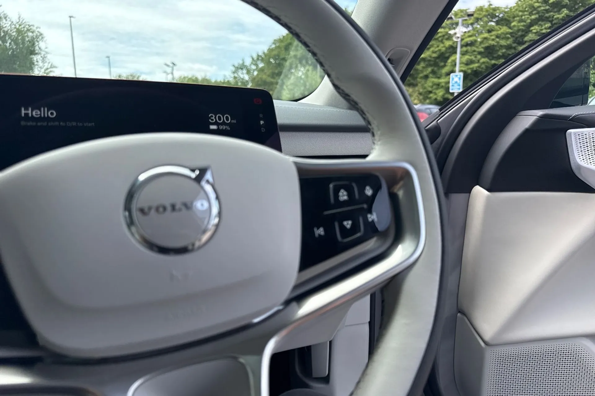 Volvo ES90 thumbnail image number 37