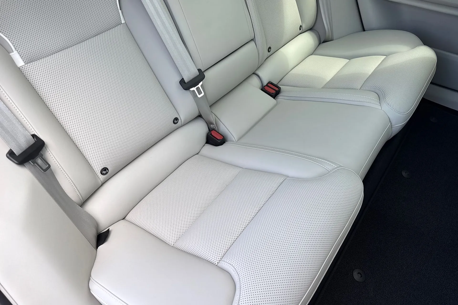 Volvo ES90 thumbnail image number 25