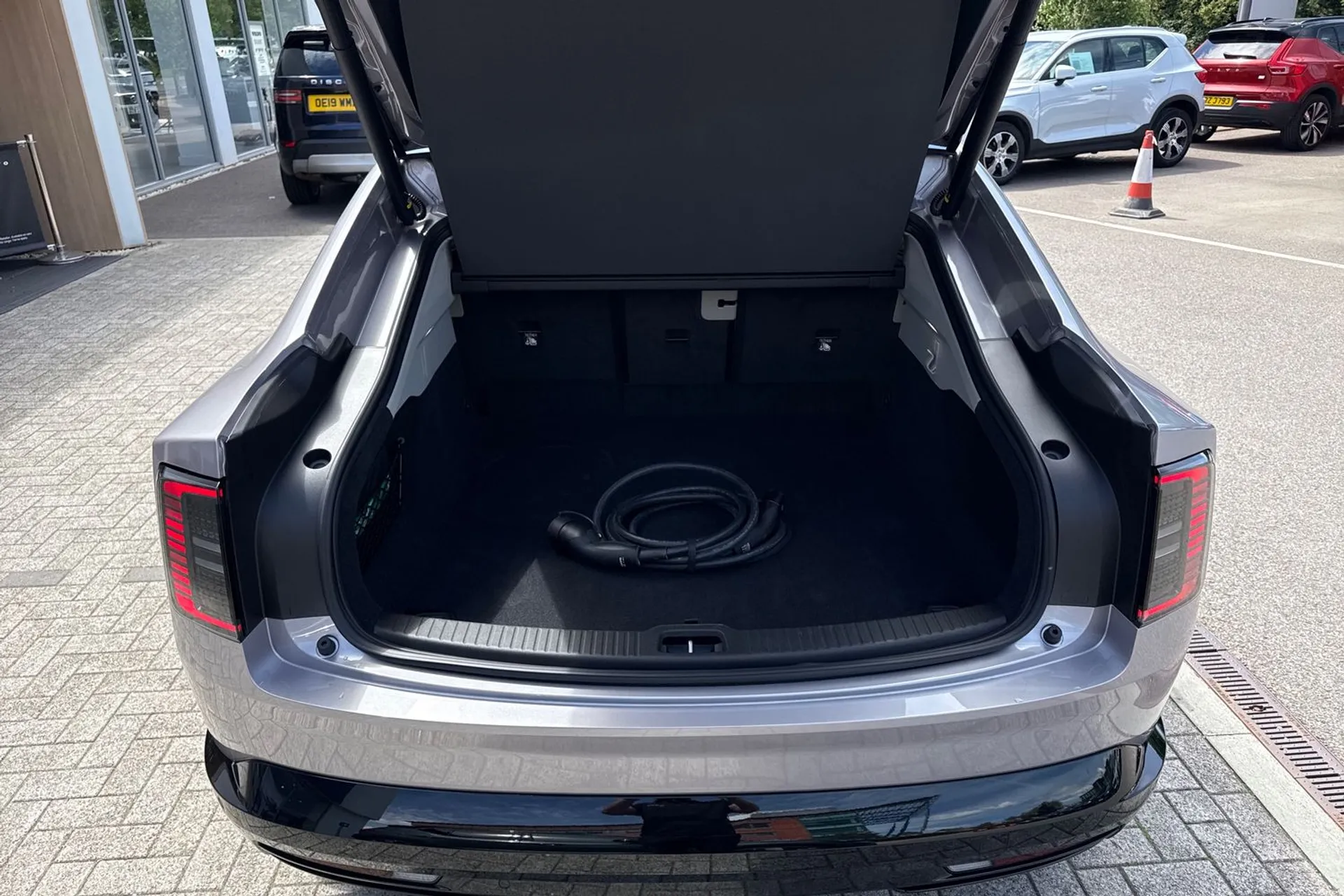 Volvo ES90 thumbnail image number 20