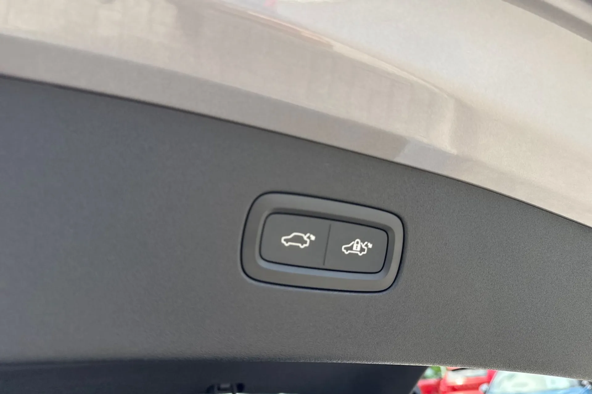 Volvo ES90 thumbnail image number 21